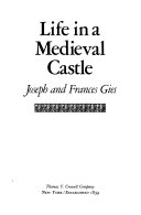 Life in a medieval castle /